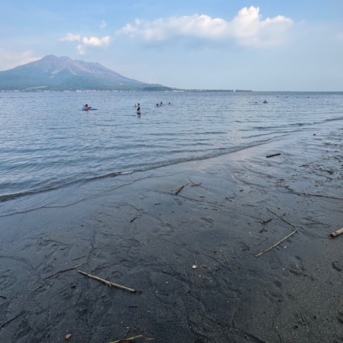 磯海岸の砂を採取しました！