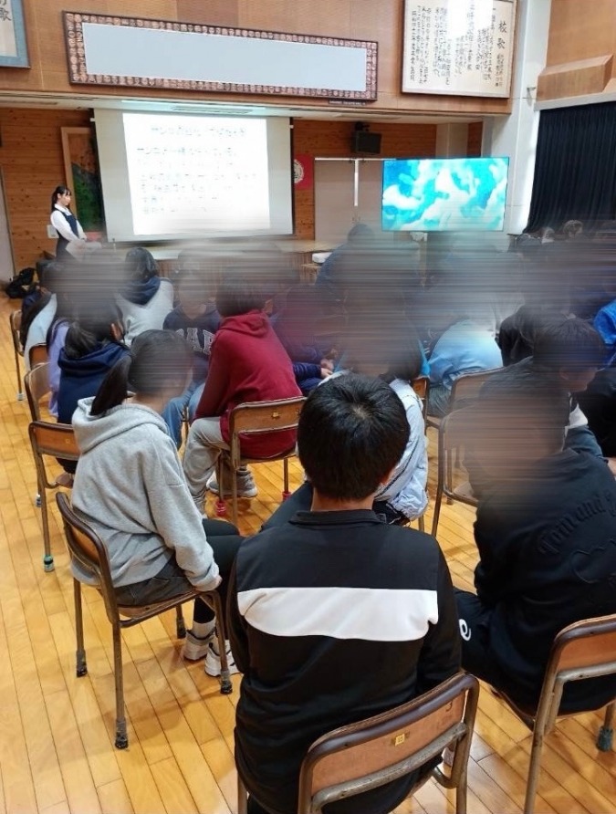 小学校でプレゼンをしてきました！